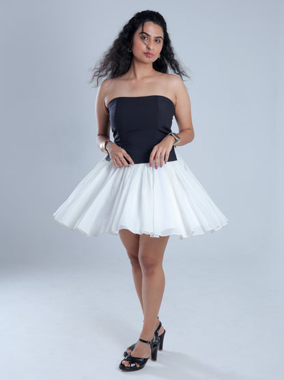 Noirelle Black Short Flared Dress
